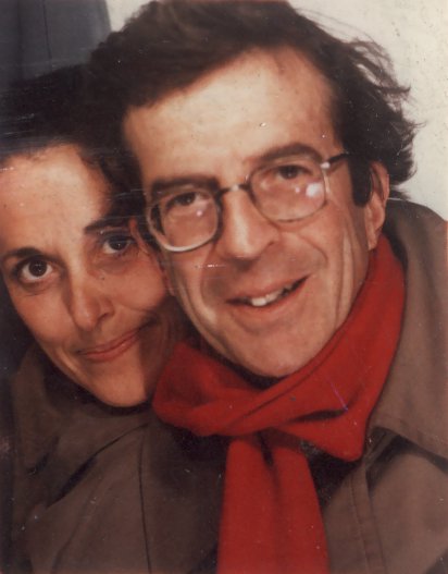 Visage d’Homme et de femme tête contre tête.