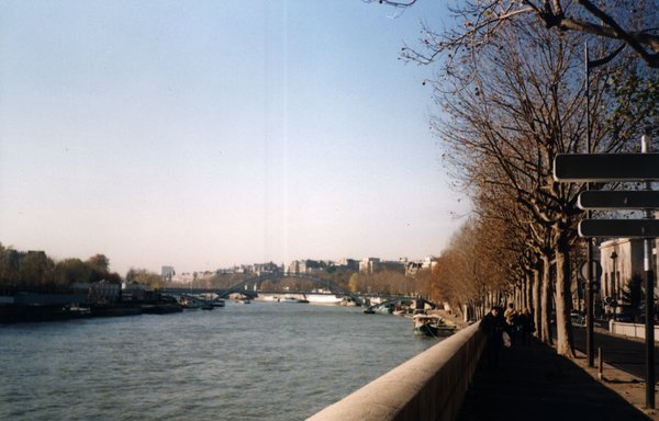 Quai sur la Seine à Paris