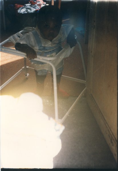 Enfant dans un youpala.