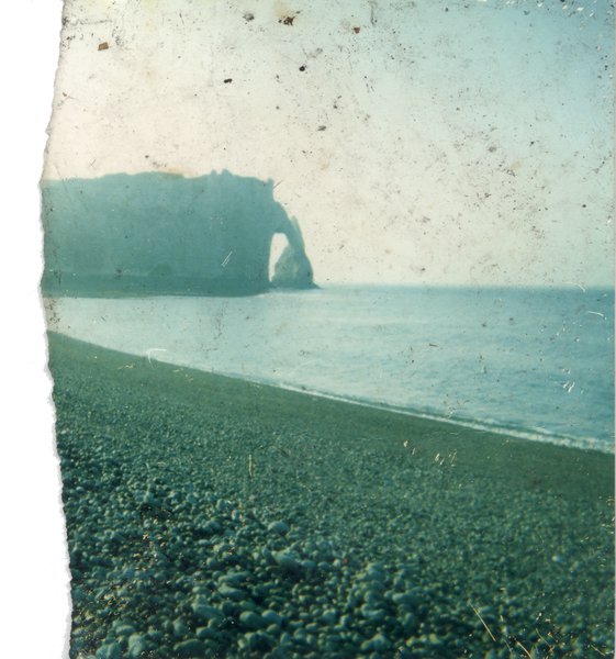 Rivage et falaises d’Etretat. Fragment.