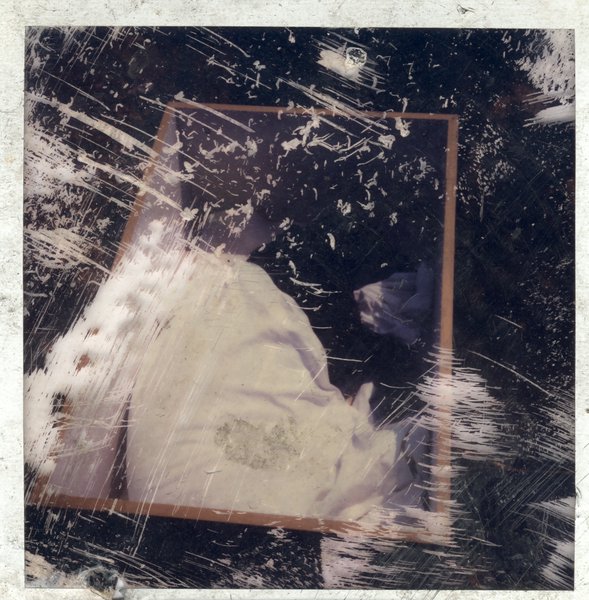 Vue non identifiée. Polaroïd.