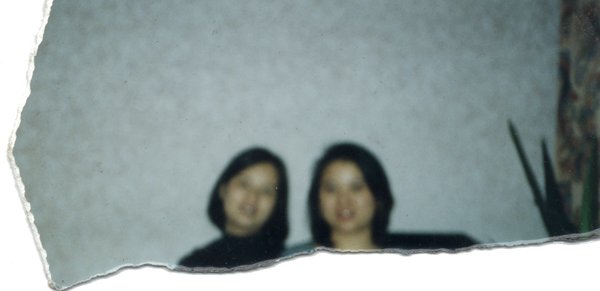 Deux jeunes femmes.