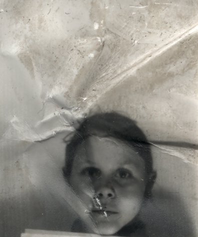 Visage d’enfant. Noir et blanc.