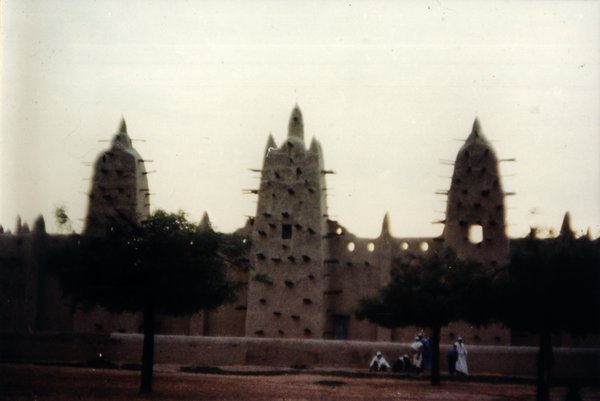 Rempart en pisé en Afrique (Mali).